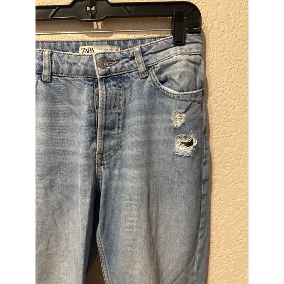 ⭐️ Women’s Zara Distressed Buttonfly Ankle Jeans. Size 4 - Picture 2 of 6